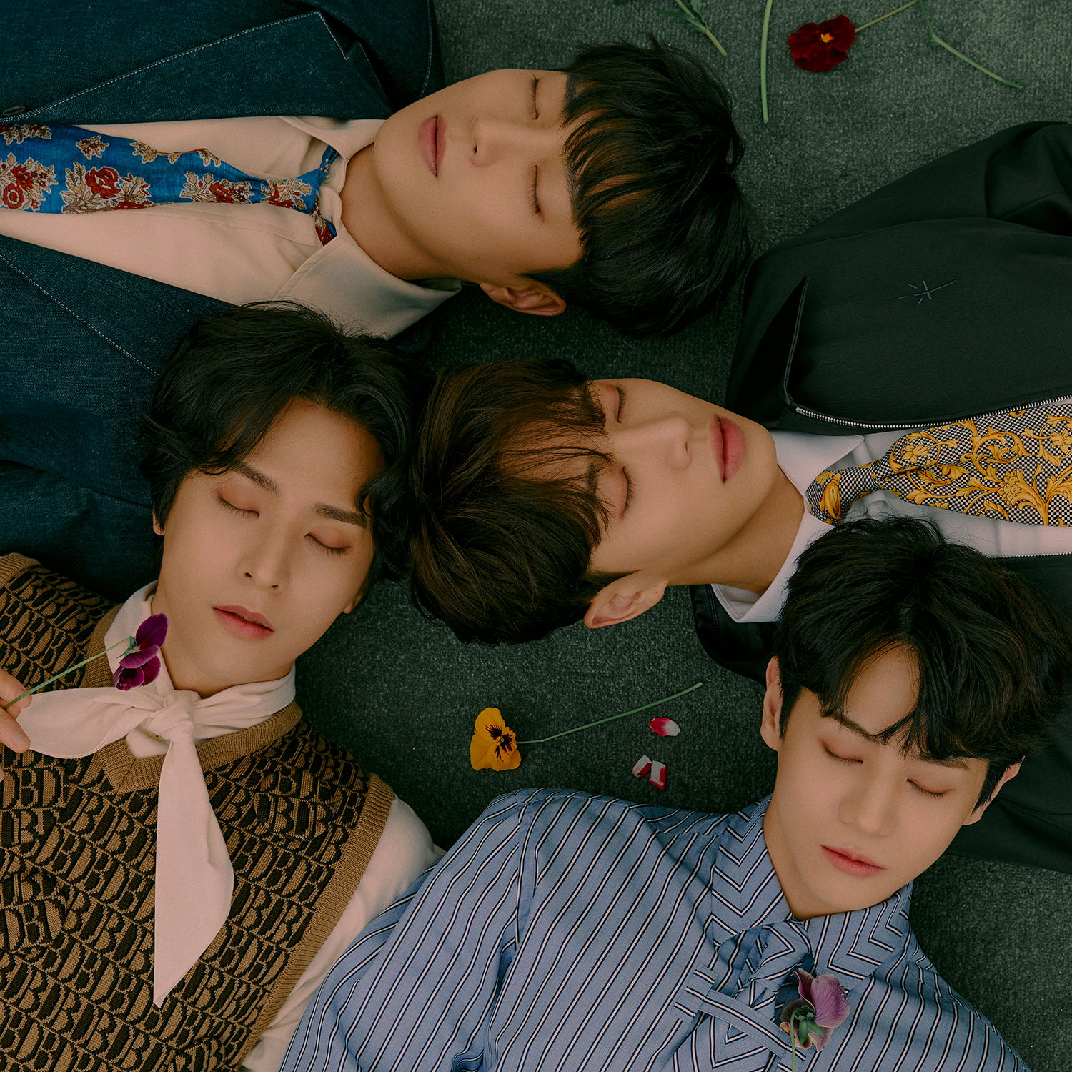 HIGHLIGHT THE 1st FULL ALBUM [DAYDREAM]